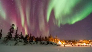 MT-41599 Auroras Boreales en Yellowknife desde Monterrey