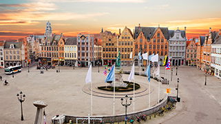 Plaza del Mercado en Brujas Plaza del Mercado en Brujas