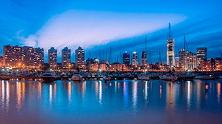 Horizonte Desde el Rio en Montevideo Horizonte Desde el Rio en Montevideo