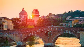 Puente Pietra en Verona Puente Pietra en Verona